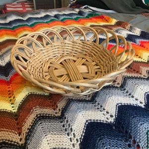 Round braided basket 🧺